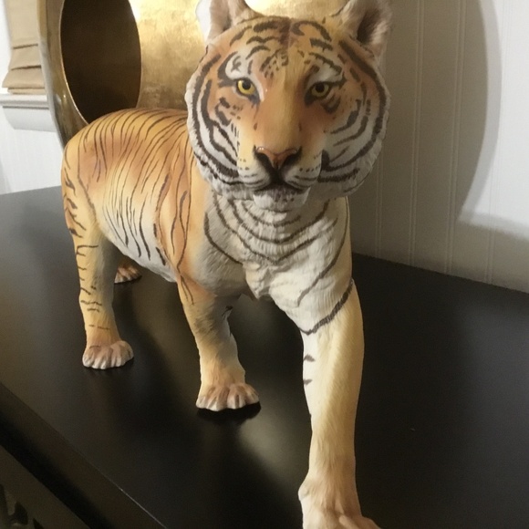 Franklin Mint Other - Franklin Mint “ON THE PROWL” TIGER - 22 inches long Nice!